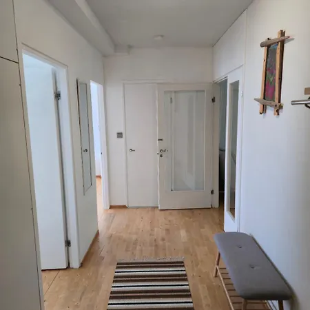 Apartament Avara Ja Kodikas Parvekkeella
