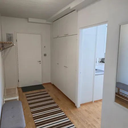 Avara Ja Kodikas Huoneisto Parvekkeella * Heinola