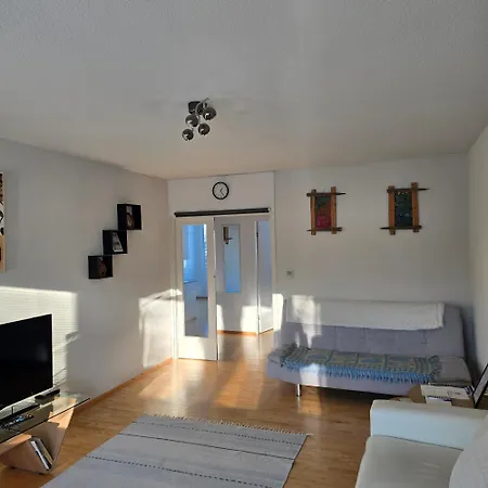 Avara Ja Kodikas Parvekkeella * Heinola