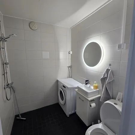 Avara Ja Kodikas Parvekkeella * Heinola