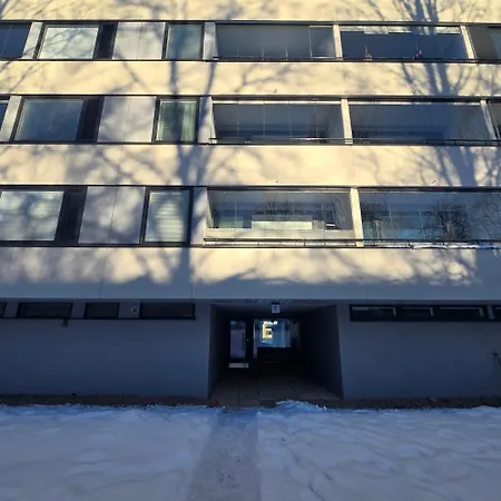 Avara Ja Kodikas Parvekkeella * Heinola