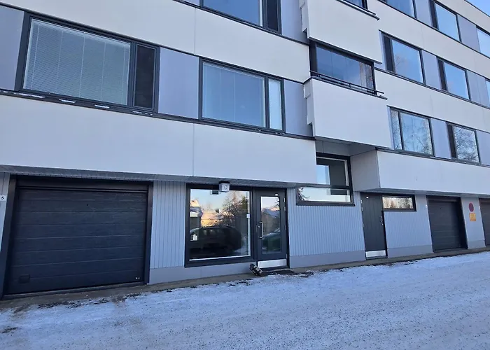 Avara Ja Kodikas Parvekkeella